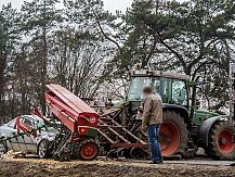 Kolejny wypadek na drodze wojewódzkiej nr 677 z udziałem ciągnika rolniczego.