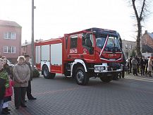 Sztandar i nowy samochód strażacki dla OSP