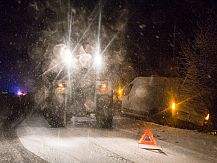 Ślisko i trudne warunki na drogach! Auta lądowały w rowach