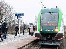 Promocyjny przyjazd pociągu pasażerskiego do Śniadowa