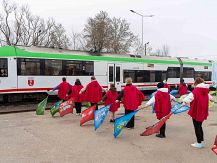 Promocyjny przyjazd pociągu pasażerskiego do Śniadowa