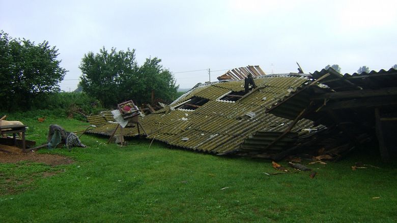 Gwałtowna wichura i silne opady deszczu na terenie gminy