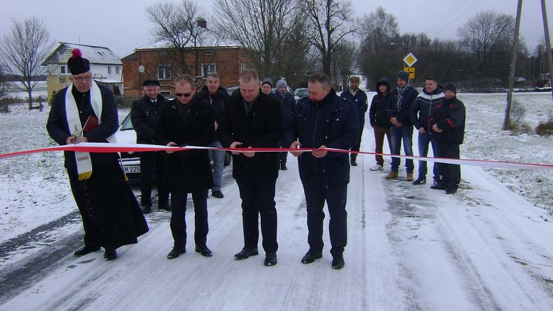 Otwarcie  drogi gminnej w m. Młynik