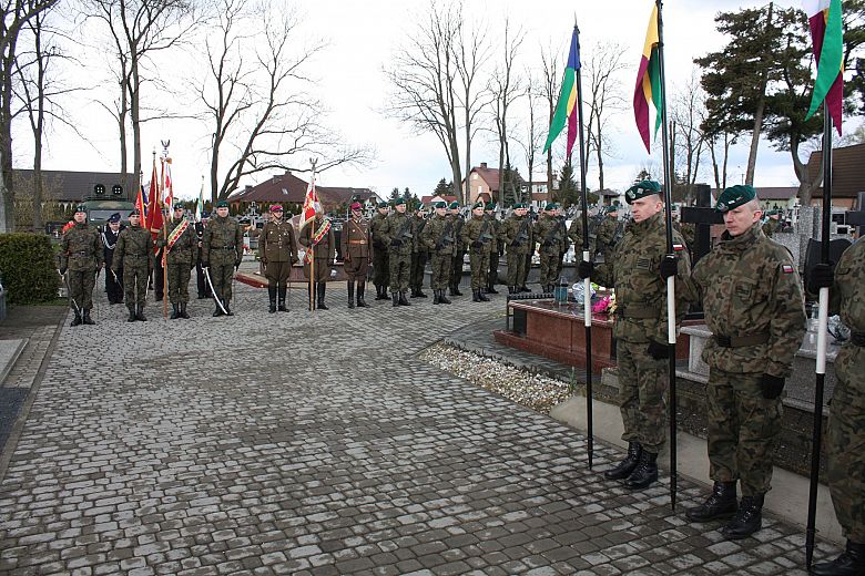 Uroczystość  ŚWIĘTA PUŁKOWEGO w Śniadowie + video