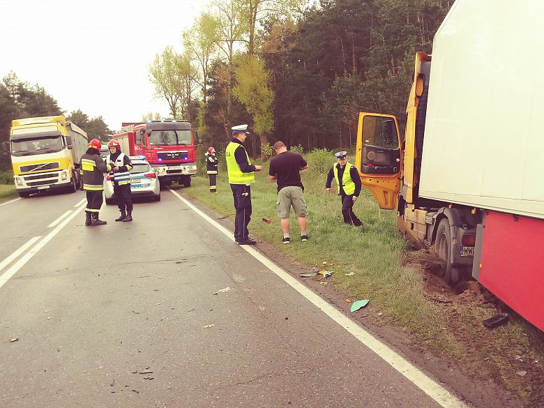 Dwa wypadki i pożar lasu