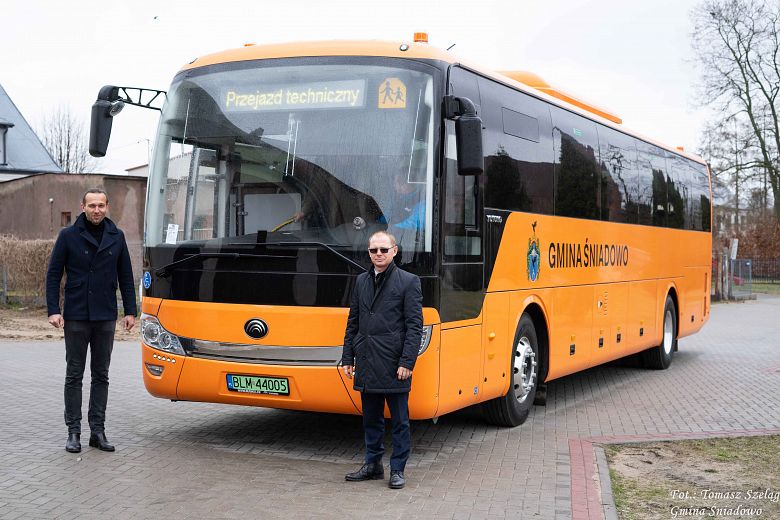 Dzieci w Śniadowie pojadą do szkoły nowym autobusem elektrycznym Yutong